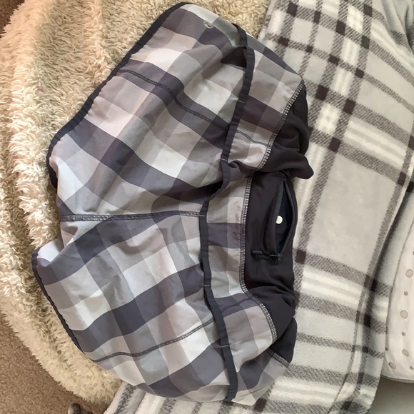Lululemon athletic shorts - Picture 6 of 6